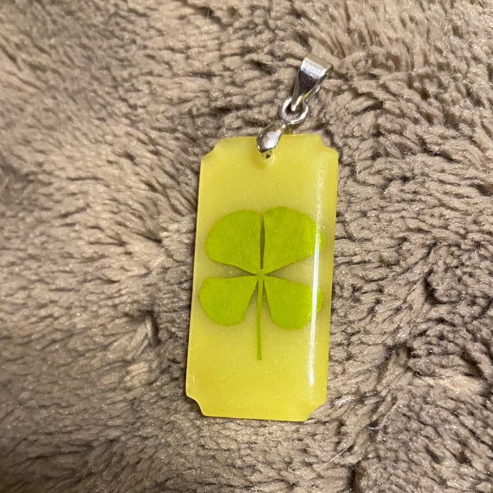 Yellow & Green Four Leaf Clover Pendant Necklace❤️